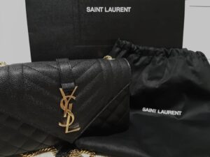 ENVELOPE 小號黑色絎縫紋理真皮包