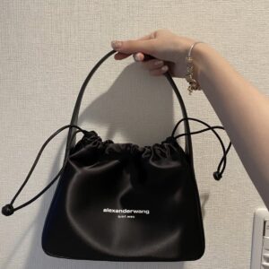 ryan 尼龍和皮質小號單肩包