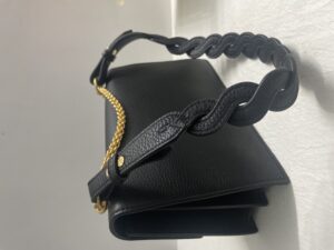 黑色徽標細節斜挎包