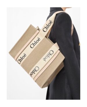 中號徽標單肩包