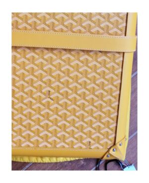 徽標細節行李箱