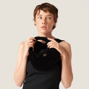 Wander Matelassé半月形單肩包